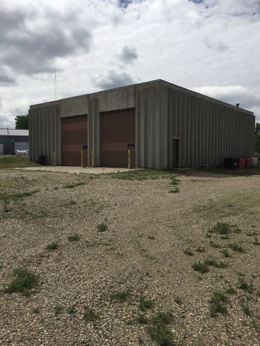 +/- 6 acres with Rail Access : 1280 18th St SW, Minot, ND 58701